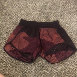 Lululemon shorts size 8, no liner, color blocked
